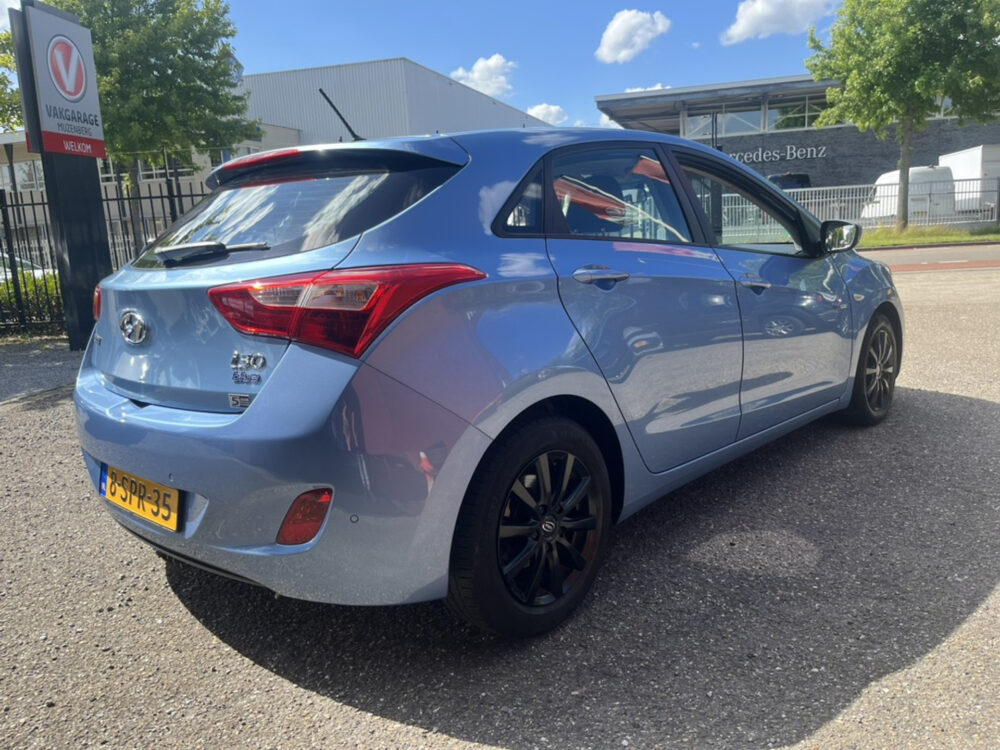 Hyundai i30 1.6 GDI i-Motion // PDC // AIRCO // CRUISE // ELEK. RAMEN