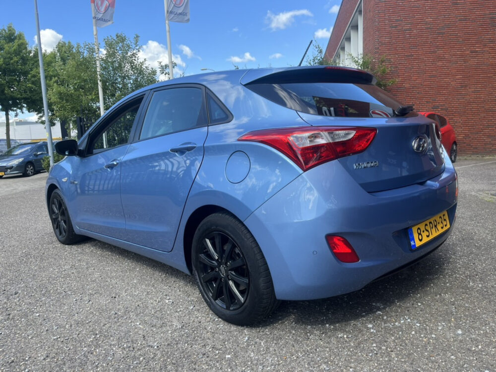 Hyundai i30 1.6 GDI i-Motion // PDC // AIRCO // CRUISE // ELEK. RAMEN