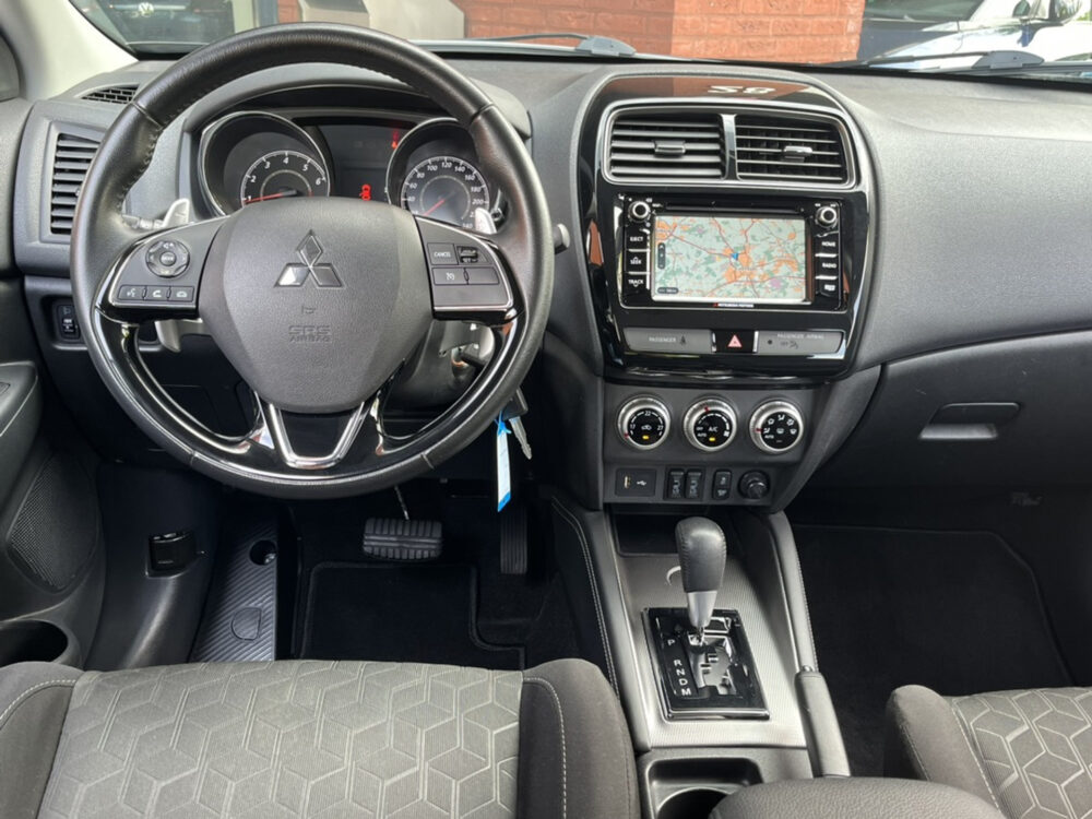 Mitsubishi ASX 2.0 Intense // NAVI // CAMERA // CLIMA // CRUISE // APPLE CARPLAY / ANDROID AUTO // STOELVERWARMING