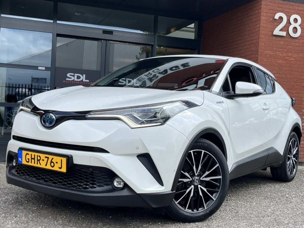 Toyota C-HR 1.8 Hybrid Executive // FULL LED // DODEHOEK // NAVI // HALF LEDER // ADAP. CRUISE // JBL AUDIO // KEYLESS //