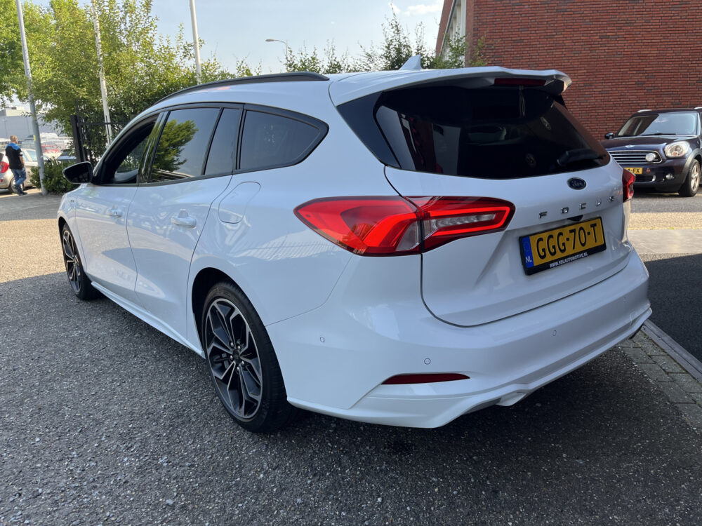 Ford FOCUS Wagon 1.5 EcoBoost ST Line Business // 180PK!! // NAVI // HEAD UP DISPLAY // CAMERA // BLIND SPOT MONITOR // CLIMA // CRUISE