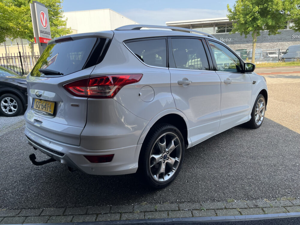 Ford Kuga 1.5 Titanium Plus // CAMERA+SENSOREN // CRUISE // CLIMA // STOELVERWARMING // TREKHAAK //