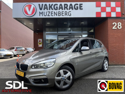 BMW 2 Serie Active Tourer 225xe iPerformance // NAVI // FULL LED // PDC // PANO-SCHUIFKANTELDAK