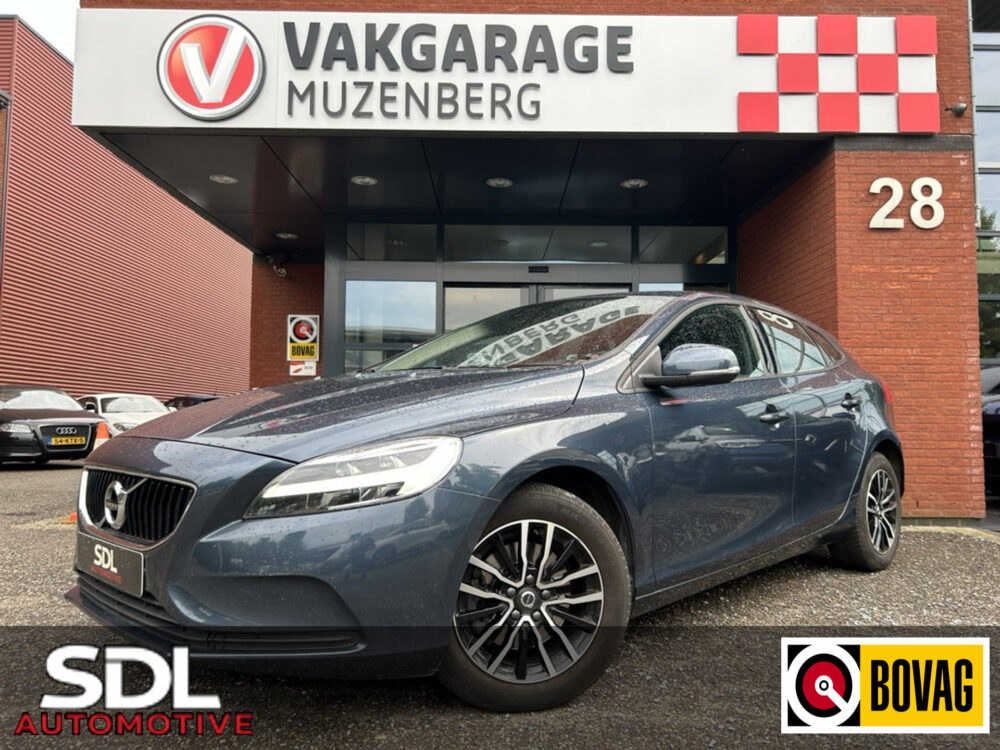 Volvo V40 2.0 T2 Momentum // FULL LED // NAVI // PDC // CLIMA