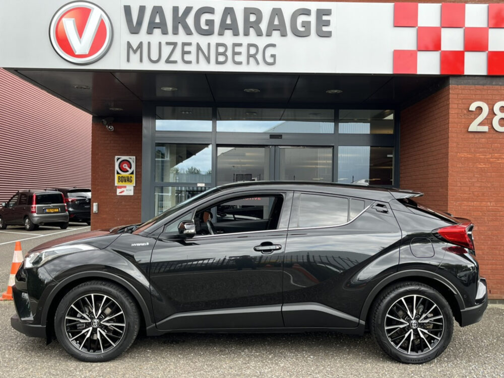 Toyota C-HR 1.8 Hybrid Dynamic // ADAP. CRUISE // CLIMA // DODEHOEK // LED // KEYLESS //