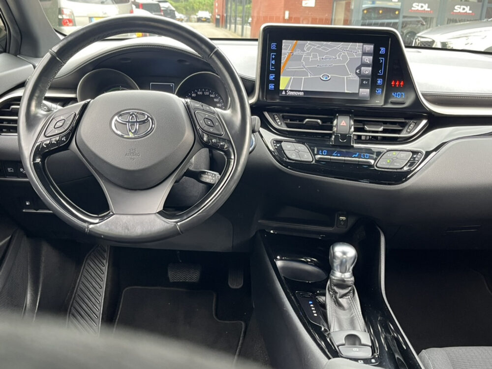 Toyota C-HR 1.8 Hybrid Dynamic // ADAP. CRUISE // CLIMA // DODEHOEK // LED // KEYLESS //