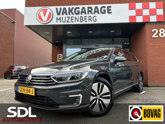 Volkswagen Passat Variant 1.4 TSI GTE // FULL LED // ADAP. CRUISE // CAMERA // ERGO COMFORT STOELEN // CLIMA //