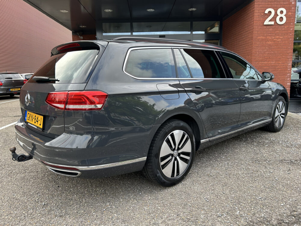 Volkswagen Passat Variant 1.4 TSI GTE // FULL LED // ADAP. CRUISE // CAMERA // ERGO COMFORT STOELEN // CLIMA //