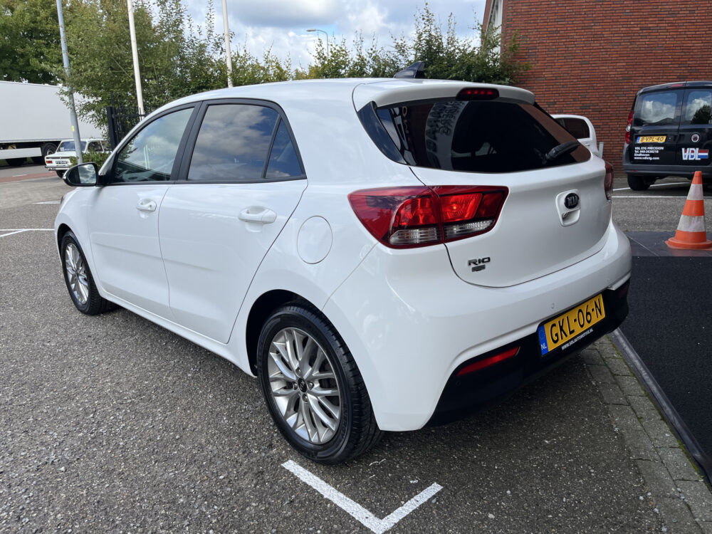 Kia Rio 1.2 DynamicLine // NAVI+CARPLAY // CAMERA+SENSOREN // CLIMA // STUUR+STOELVERWARMING //