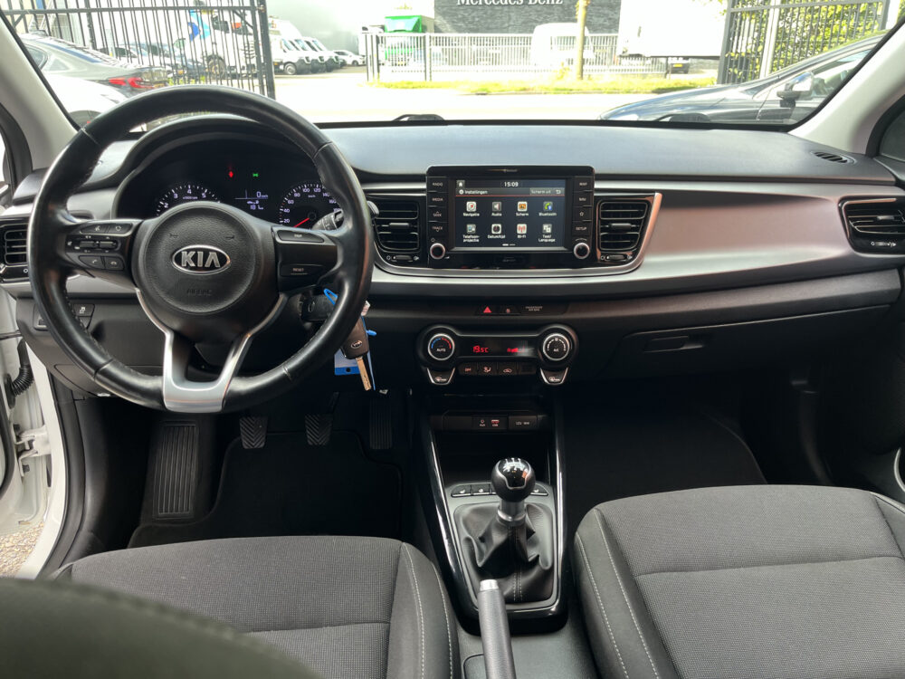 Kia Rio 1.2 DynamicLine // NAVI+CARPLAY // CAMERA+SENSOREN // CLIMA // STUUR+STOELVERWARMING //