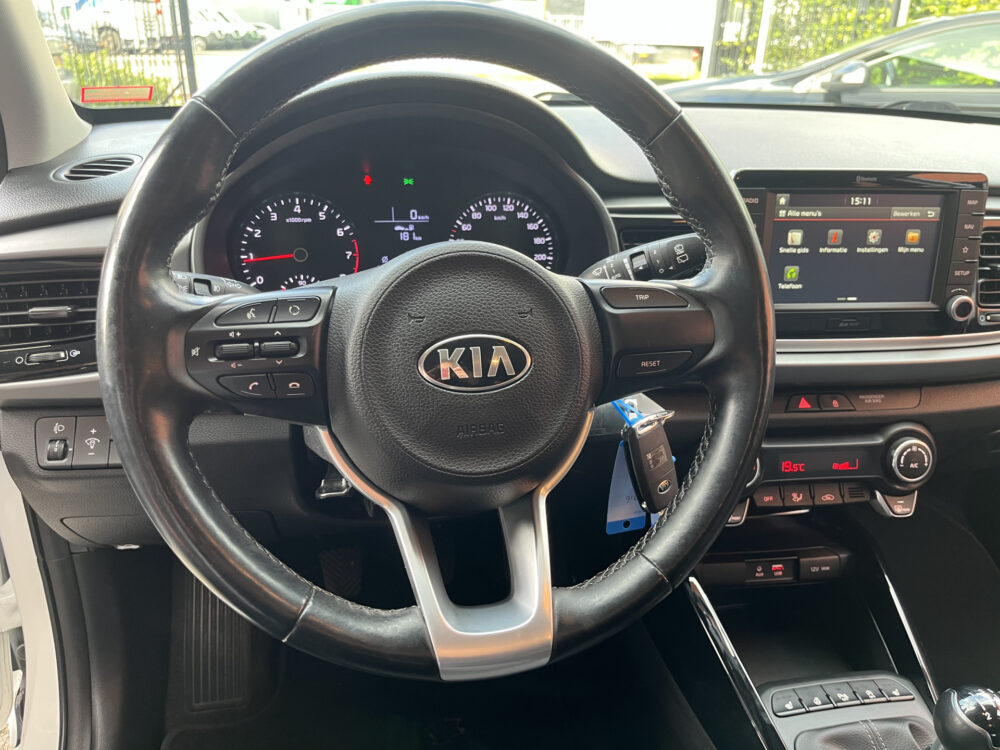 Kia Rio 1.2 DynamicLine // NAVI+CARPLAY // CAMERA+SENSOREN // CLIMA // STUUR+STOELVERWARMING //