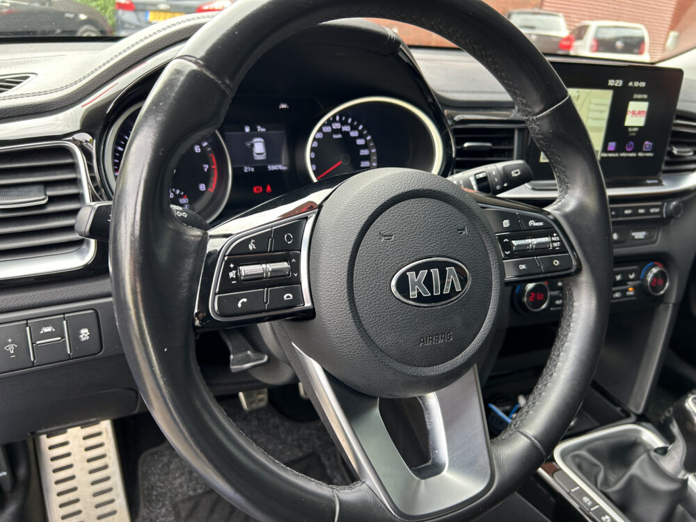 Kia Ceed 1.0 T-GDi DynamicPlusLine // FULL LED // KEYLESS // NAVI // CAMERA // CARPLAY