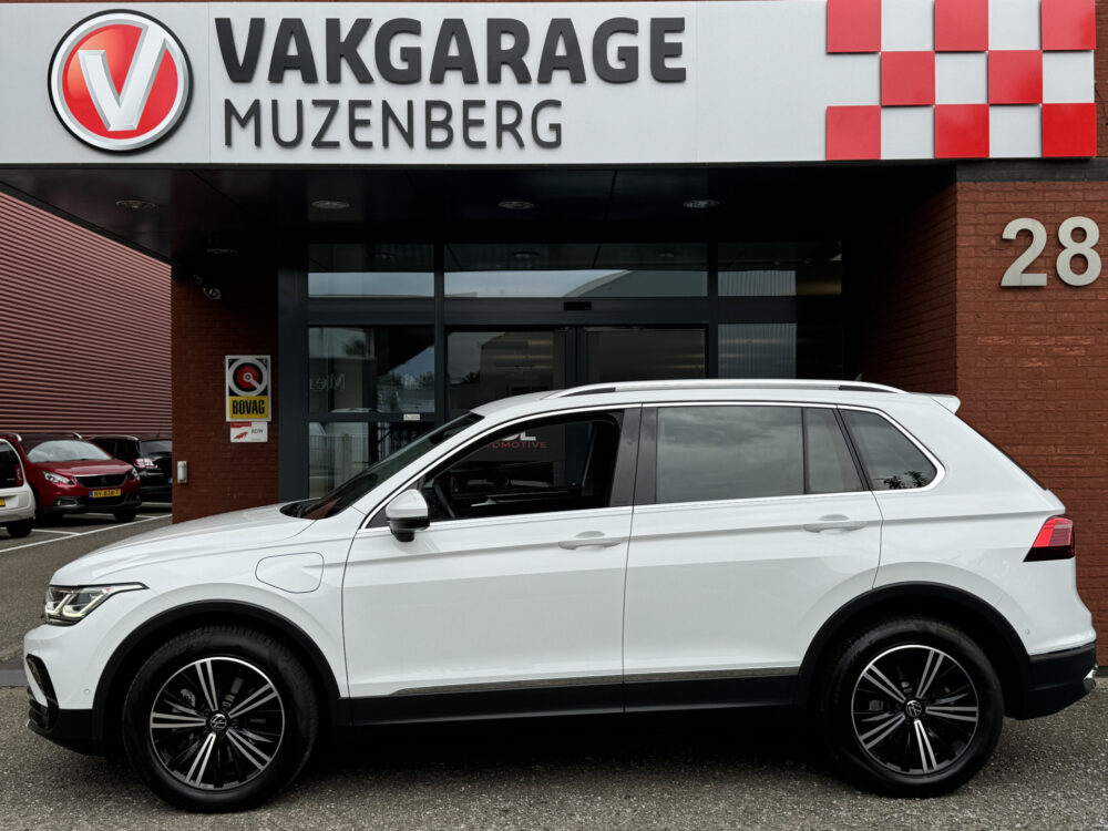 Volkswagen Tiguan 1.4 eHybrid Life Edition // FULL LED // ERGO/MASSAGE SPORT STOELEN // CARPLAY // CAMERA