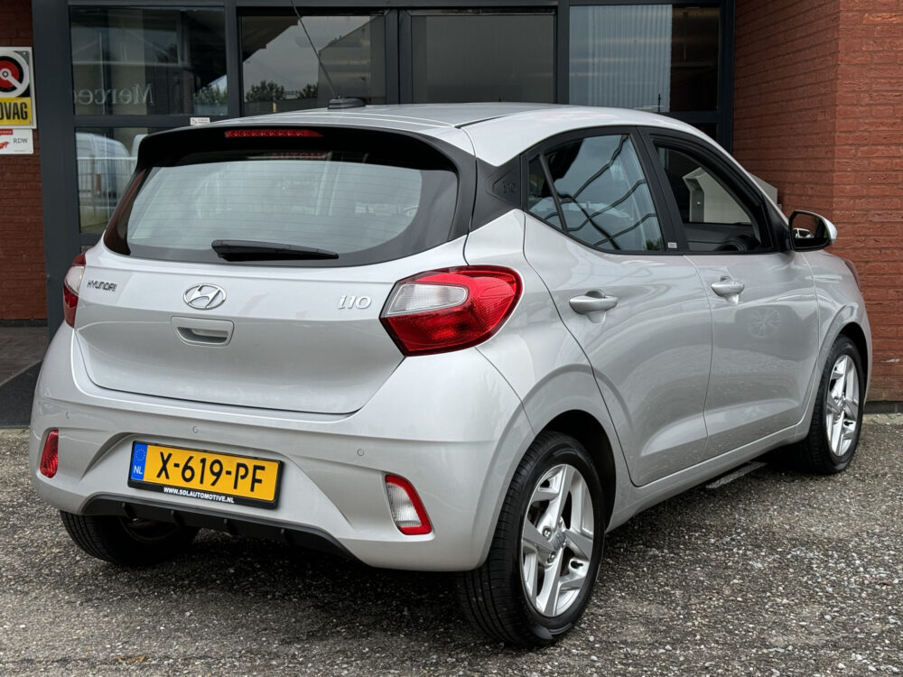 Hyundai i10 1.0 Comfort 5-zits // APPLE CARPLAY / ANDROID AUTO // PDC // AIRCO // CRUISE // LICHT METALEN VELGEN