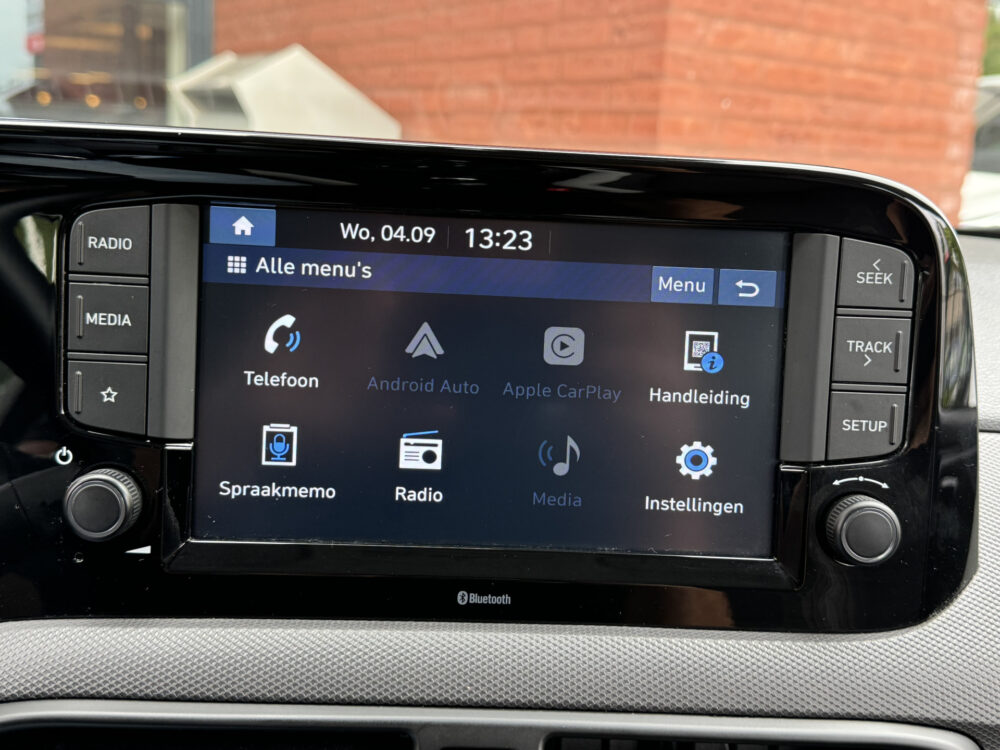 Hyundai i10 1.0 Comfort 5-zits // APPLE CARPLAY / ANDROID AUTO // PDC // AIRCO // CRUISE // LICHT METALEN VELGEN