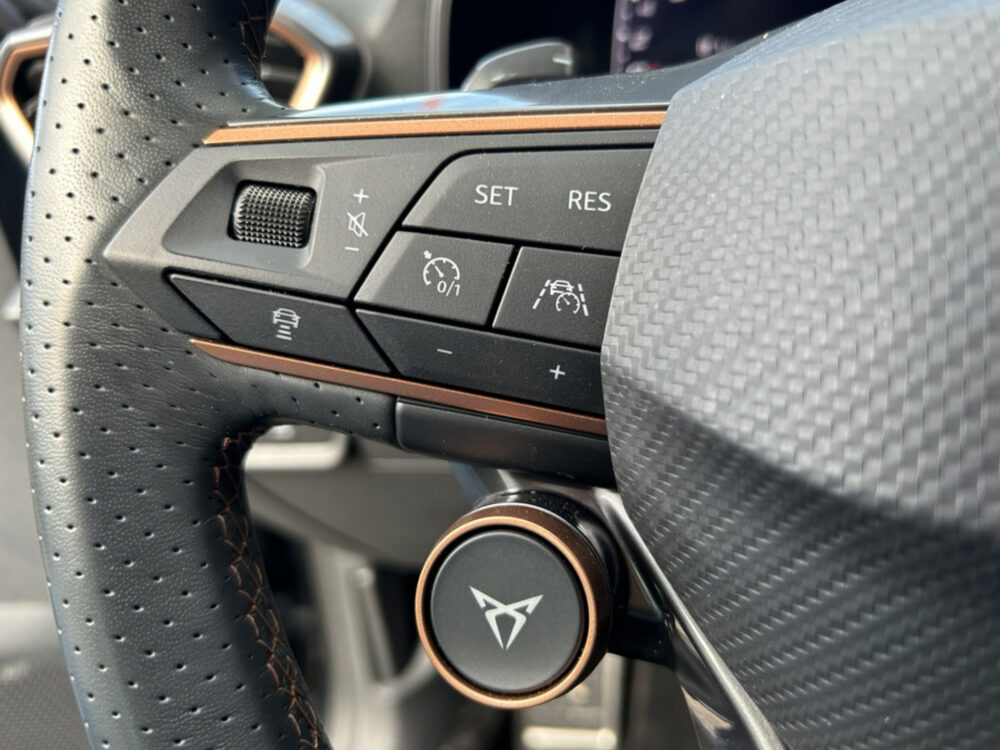 CUPRA Formentor 1.4 e-Hybrid VZ Performance // FULL LED // MEMORY SEAT // CAMERA // CARPLAY // NAVI