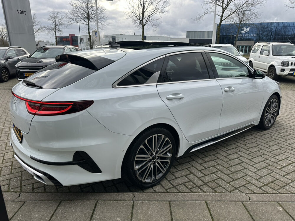 Kia ProCeed 1.5 T-GDi GT-PlusLine PANO DAK // 18inch //