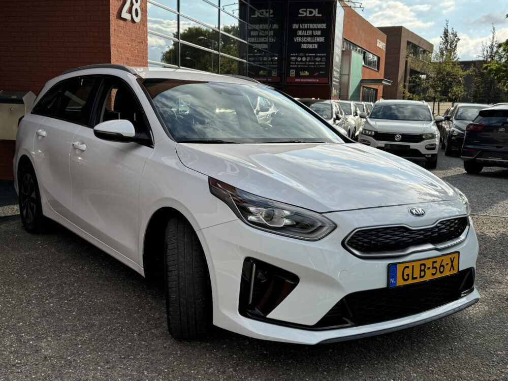 Kia Ceed Sportswagon 1.6 GDI PHEV DynamicLine // FULL LED // NAVI // CAMERA // APPLE CARPLAY/ ANDROID AUTO