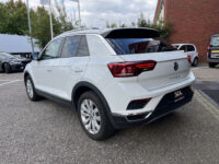 Volkswagen T-Roc 1.0 TSI Style // LED // NAVI + CARPLAY // CAMERA+SENSOREN // CLIMA // STOELVERWARMING //