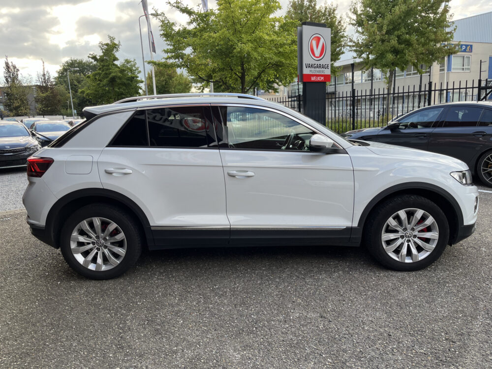 Volkswagen T-Roc 1.0 TSI Style // LED // NAVI + CARPLAY // CAMERA+SENSOREN // CLIMA // STOELVERWARMING //