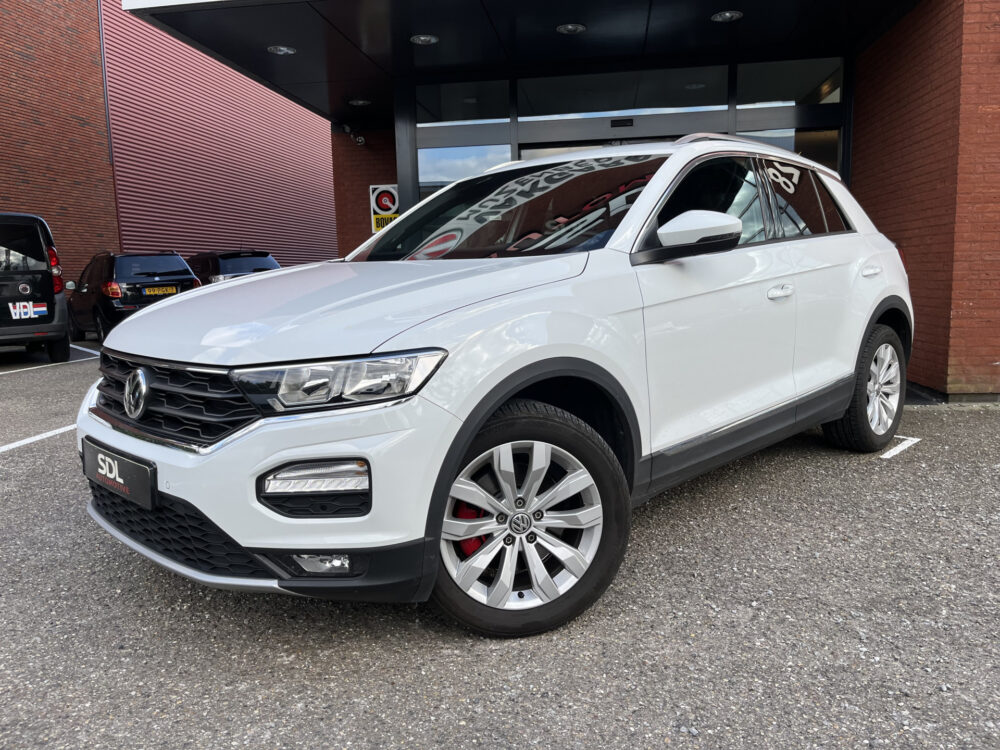 Volkswagen T-Roc 1.0 TSI Style // LED // NAVI + CARPLAY // CAMERA+SENSOREN // CLIMA // STOELVERWARMING //