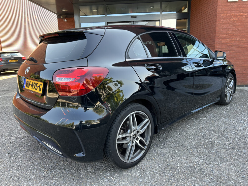 Mercedes-Benz A-Klasse 180 Business Solution AMG // NAVI // FULL LED // CAMERA // PDC