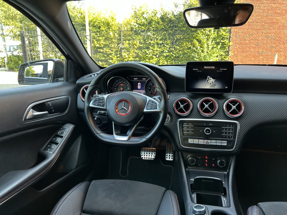 Mercedes-Benz A-Klasse 180 Business Solution AMG // NAVI // FULL LED // CAMERA // PDC