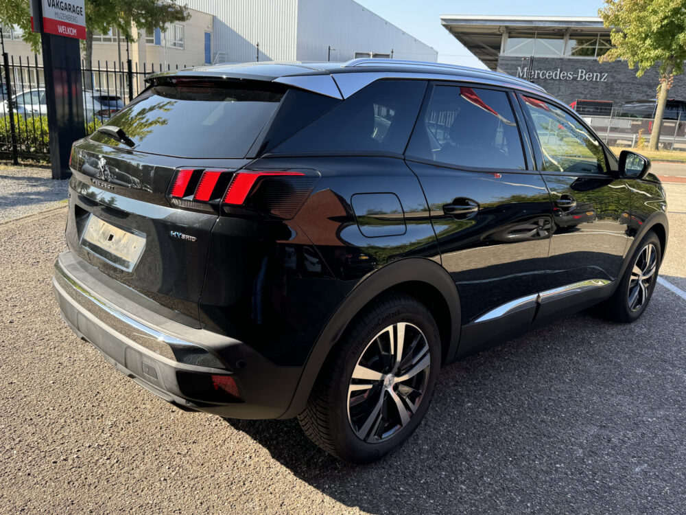 Peugeot 3008 1.6 HYbrid 225 Allure // NAVI // CLIMA // CRUISE // CAMERA // APPLE CARPLAY / ANDROID AUTO