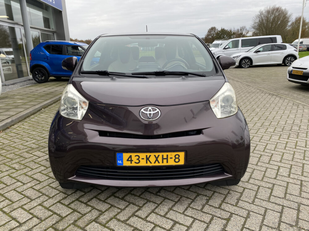 Toyota iQ