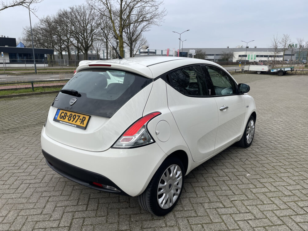 Lancia Ypsilon