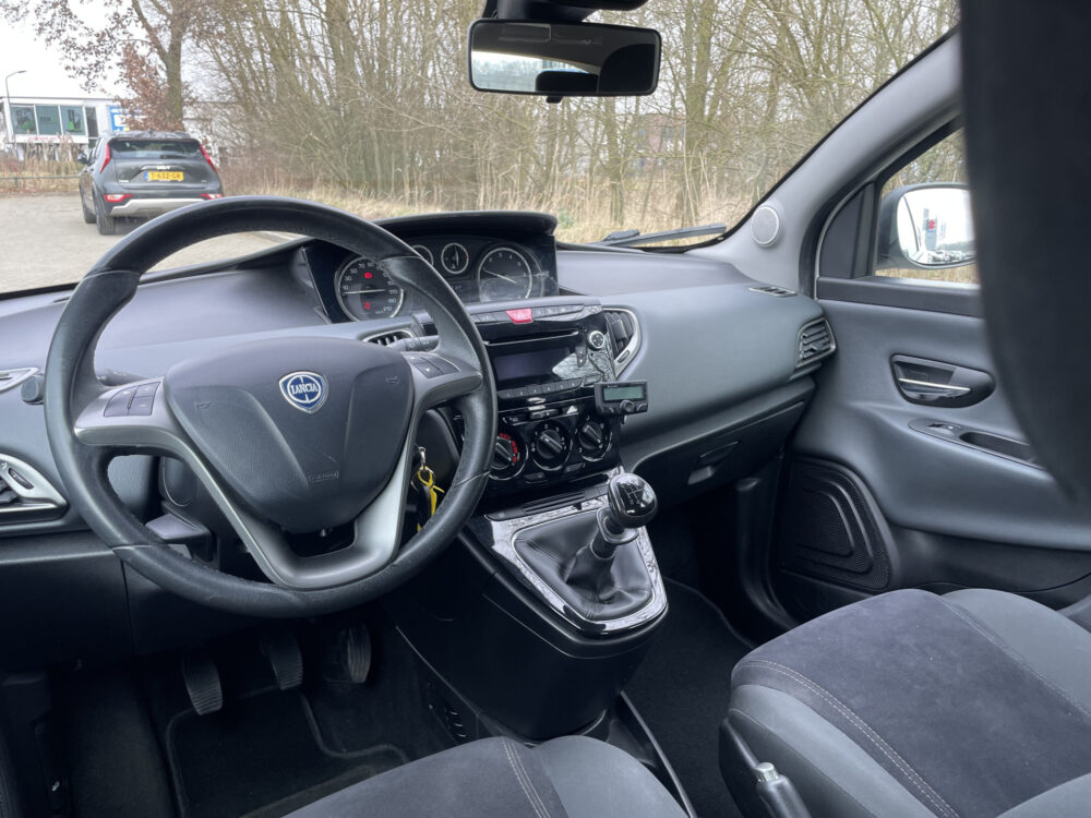 Lancia Ypsilon