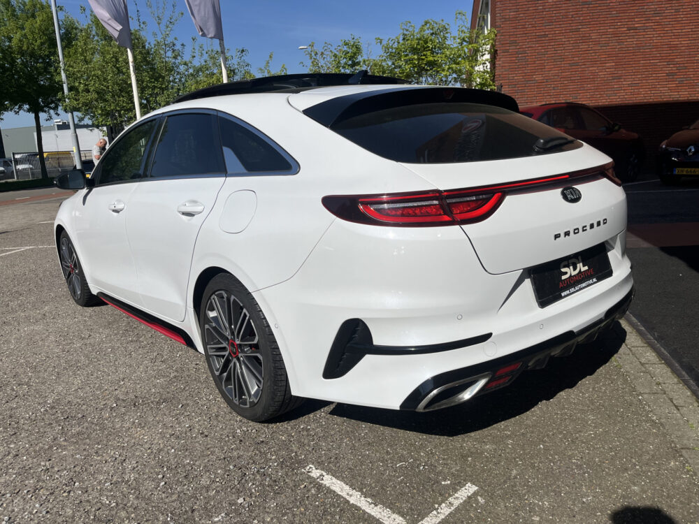Kia ProCeed
