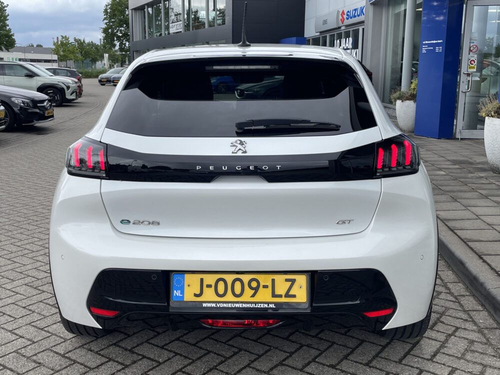 Peugeot e-208
