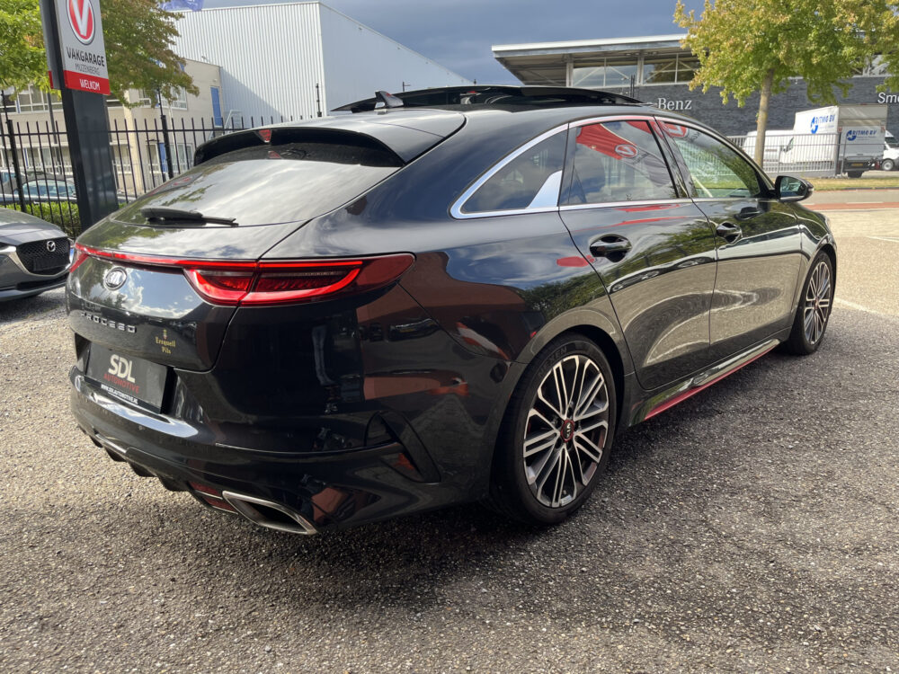 Kia ProCeed