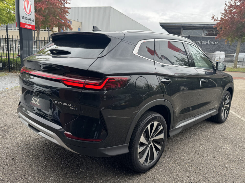 BYD SEAL U