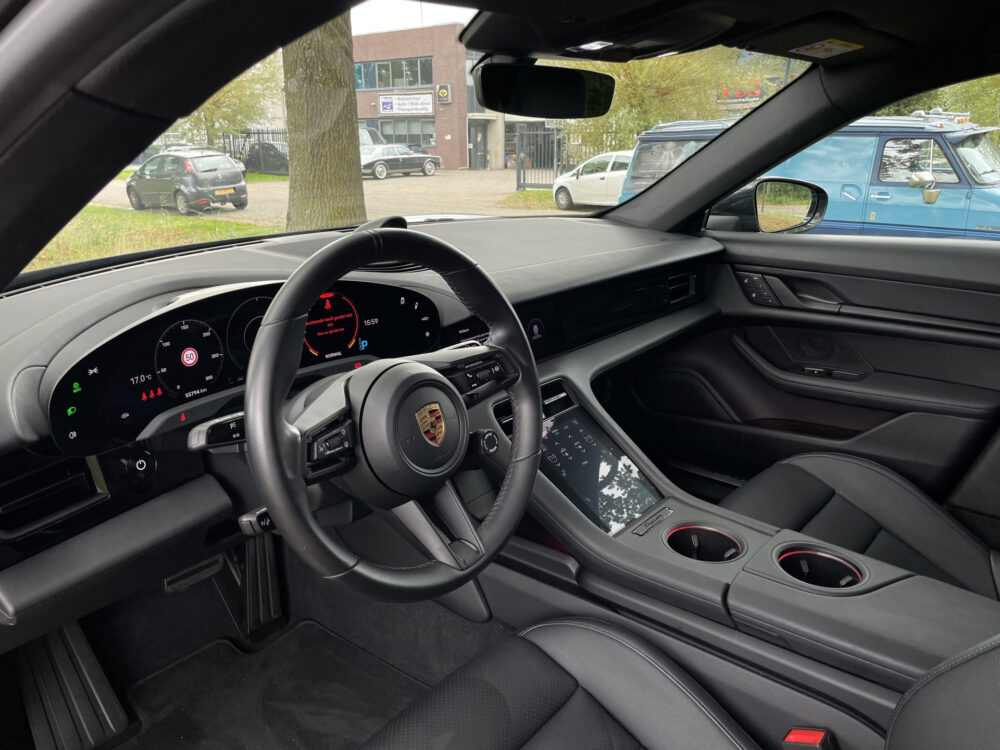 Porsche Taycan Cross Turismo