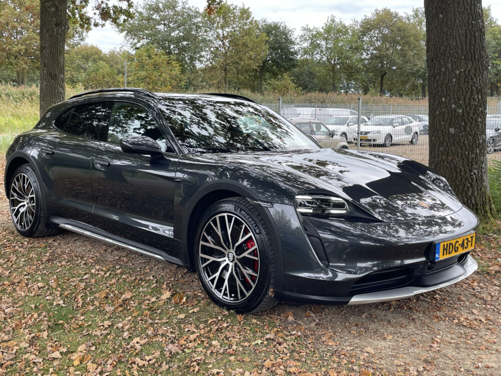 Porsche Taycan Cross Turismo
