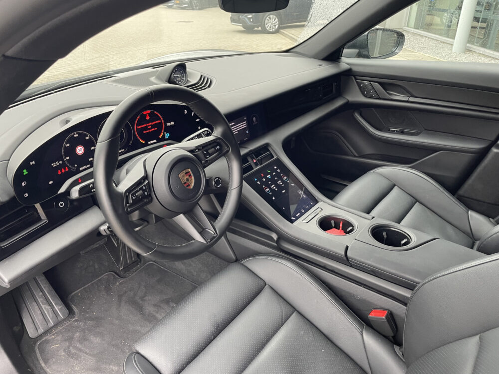 Porsche Taycan Cross Turismo