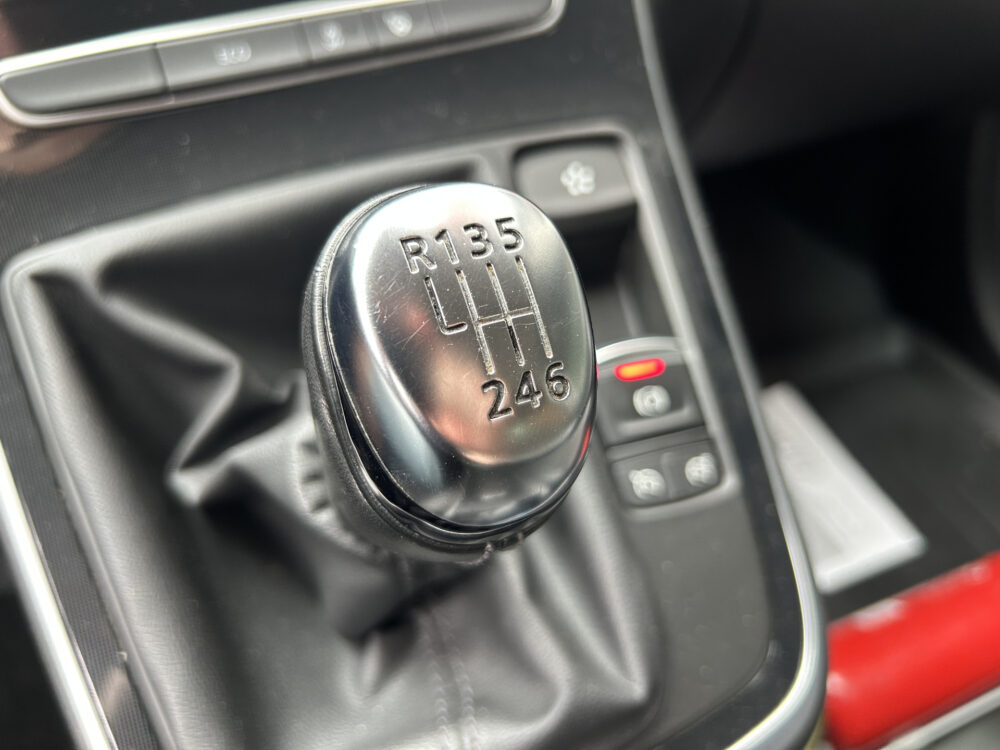 54523297-renault-scenic-2017