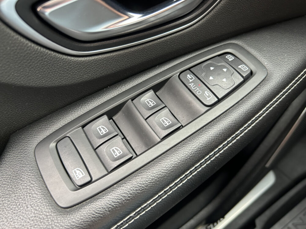 54523297-renault-scenic-2017
