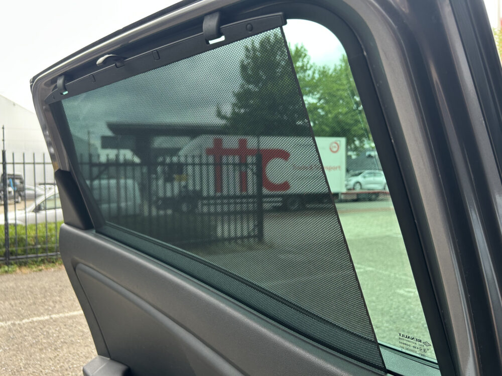 54523297-renault-scenic-2017