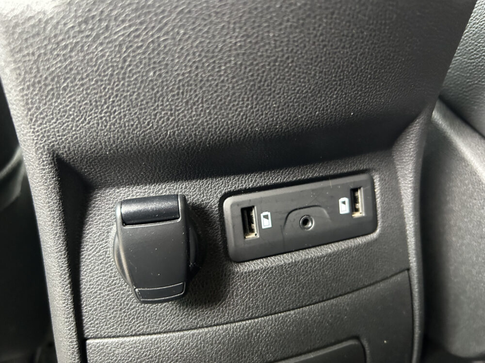 54523297-renault-scenic-2017
