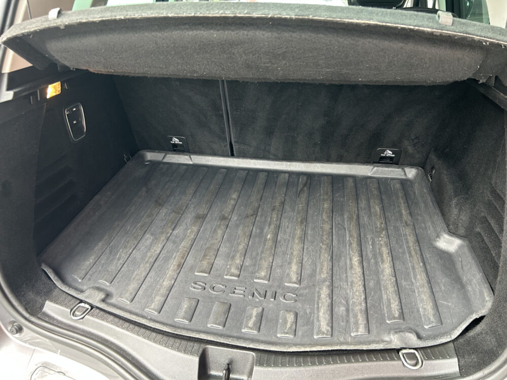 54523297-renault-scenic-2017