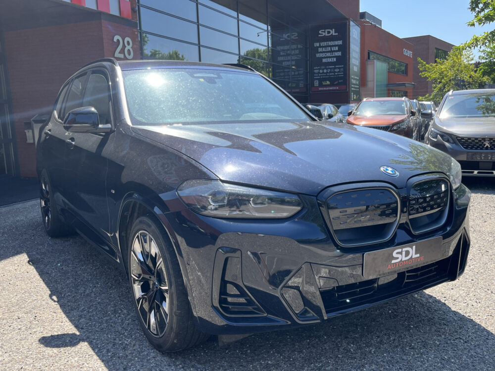 BMW iX3