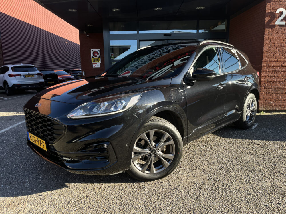 55502915-ford-kuga-2022