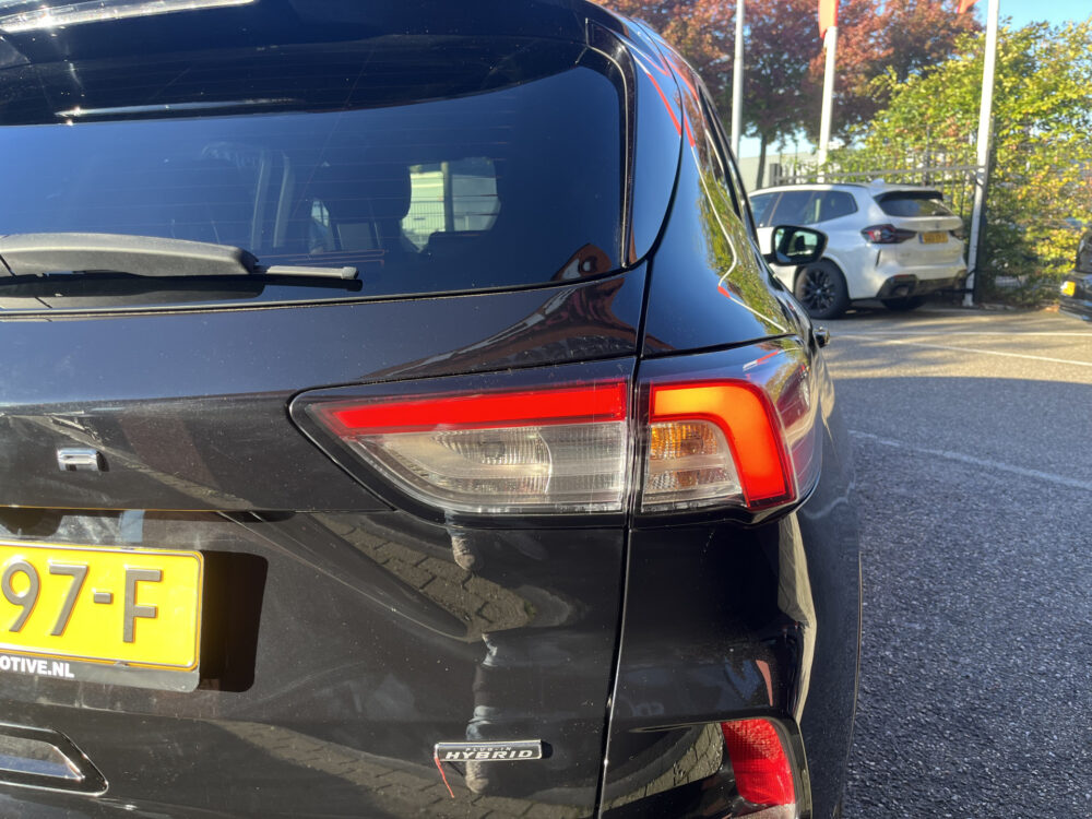 55502915-ford-kuga-2022