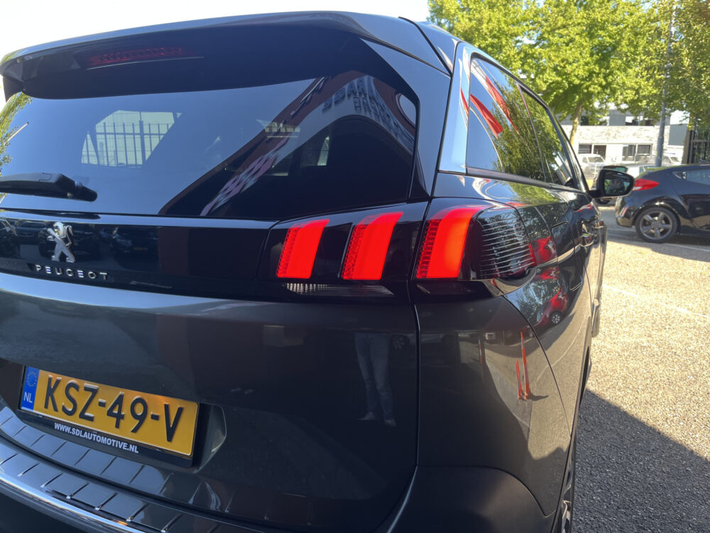 55553961-peugeot-5008-2019