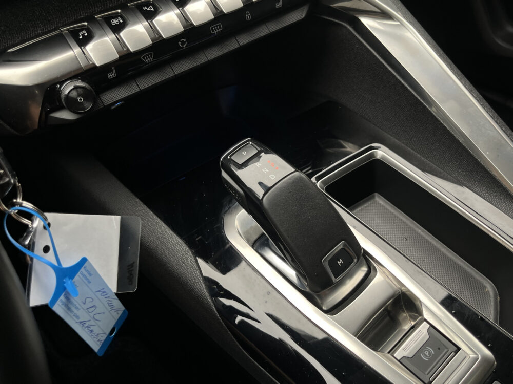 55553961-peugeot-5008-2019