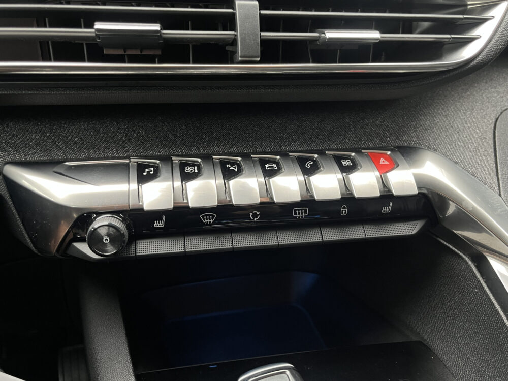 55553961-peugeot-5008-2019