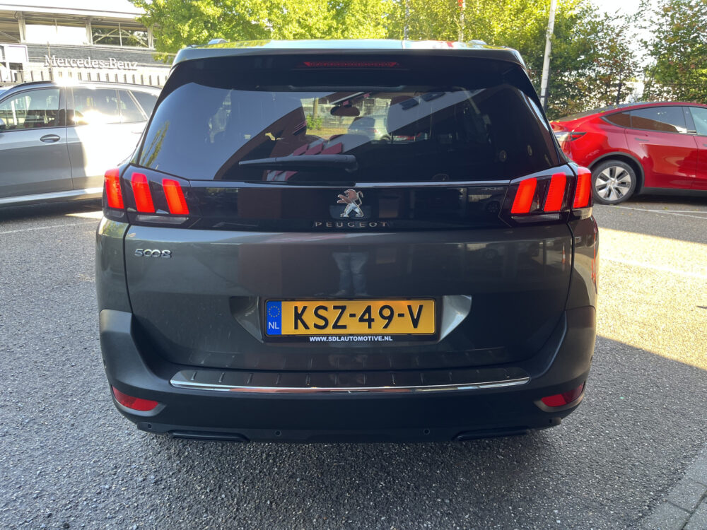 55553961-peugeot-5008-2019